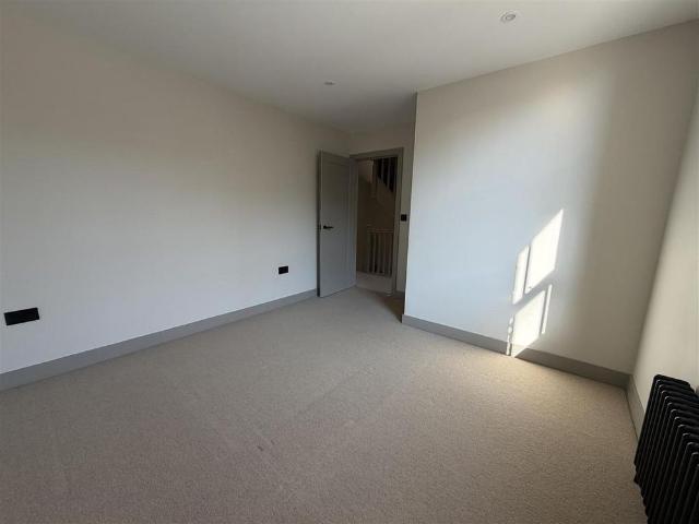 House for rent in Upton, Acol