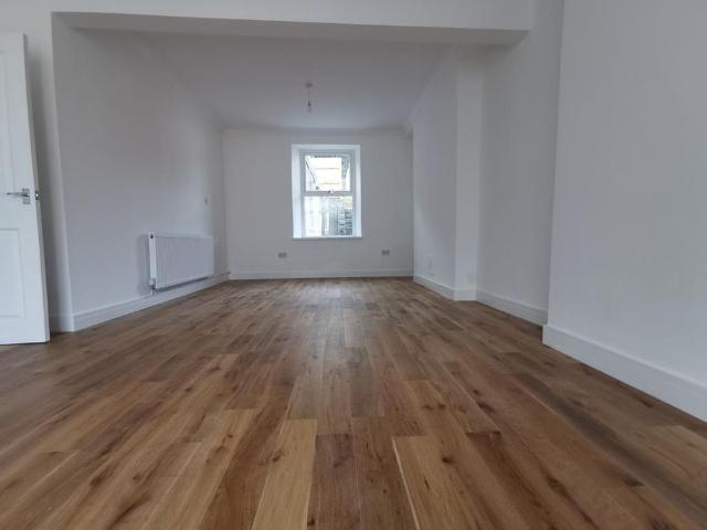 House for rent in Nangreaves, Wales