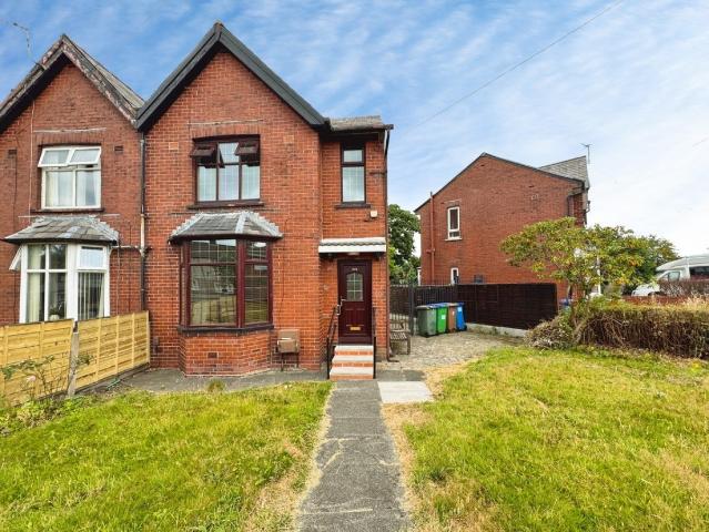 House for rent in Belfield, Burnedge