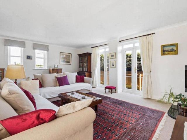 House for rent in Cow Roast, Pouchen End