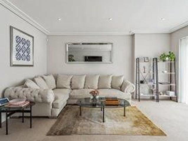 House for rent in Chalfont St. Peter, Denham