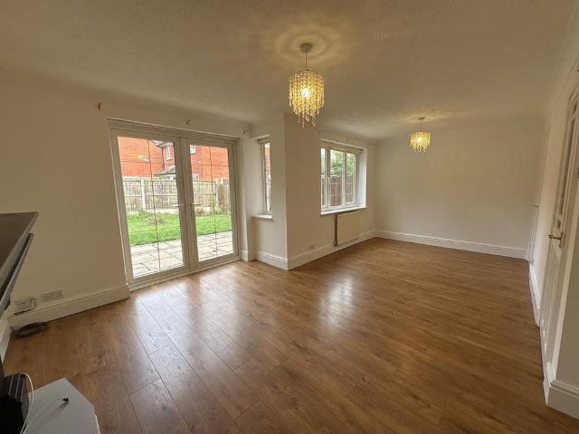 House for rent in Calderstones