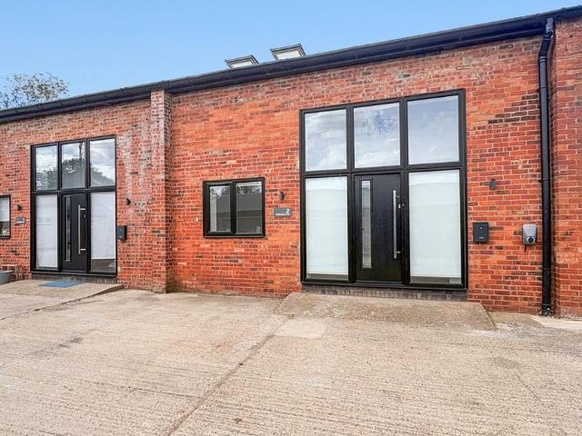 Apartment for rent in Regent Quay, Oad Street