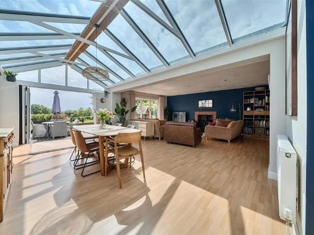 House for rent in School House, Gloucestershire