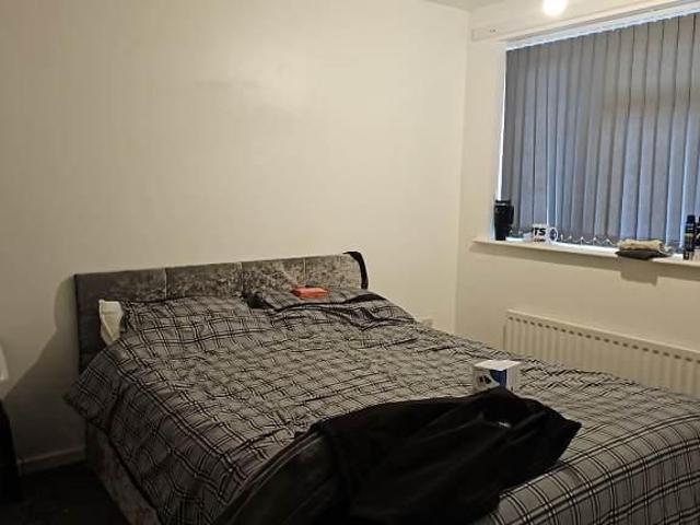 House for rent in Clifford Park, West Midlands