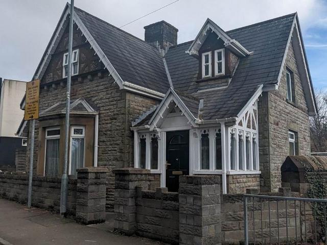 House for rent in Baglan