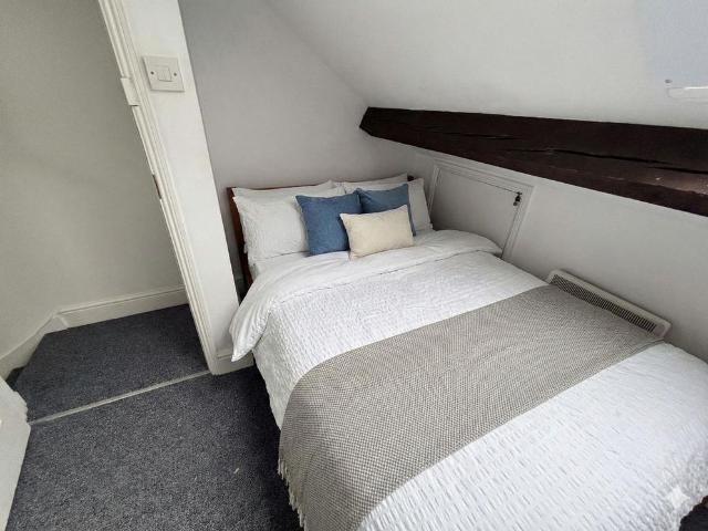 House for rent in Longport, The Bridge
