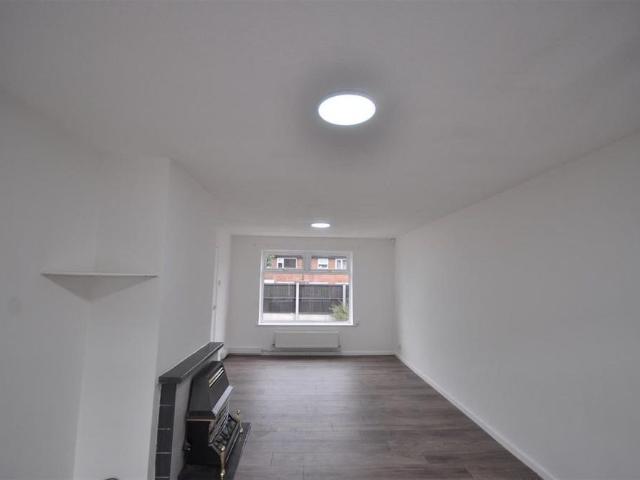 House for rent in Moses Gate, Lee Bank