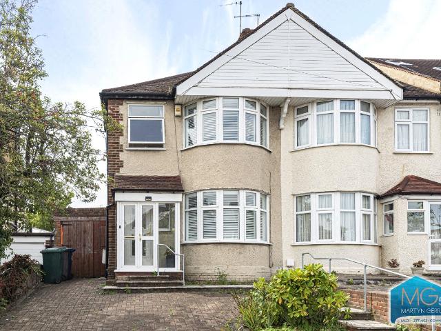 Apartment for rent in Brunswick Park, Greater London