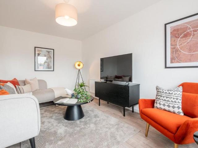 House for rent in Burnedge, Greater Manchester