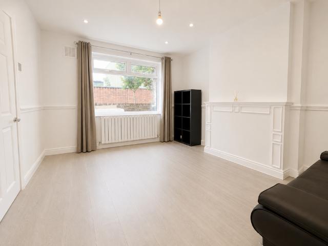 House for rent in Silvertown, Greater London