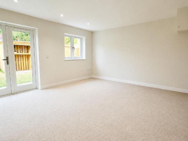 House for rent in Perryfields, West Sussex