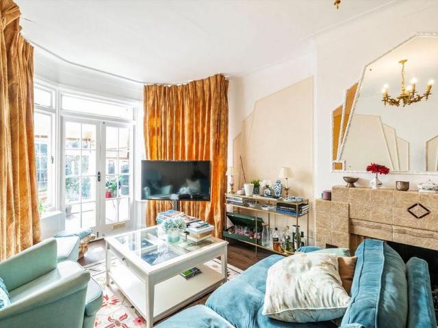 House for rent in Brondesbury Park, Greater London