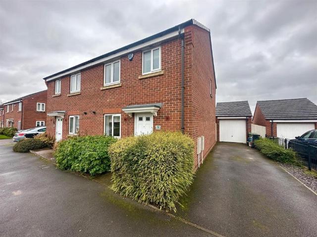 House for rent in Tansey Green, West Midlands