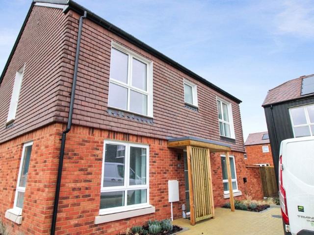 House for rent in Ebbsfleet, Monks Orchard