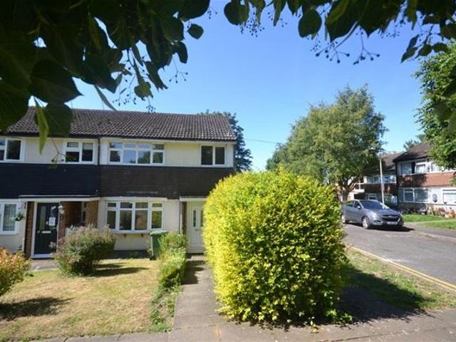 House for rent in Hatching Green, Five Acres