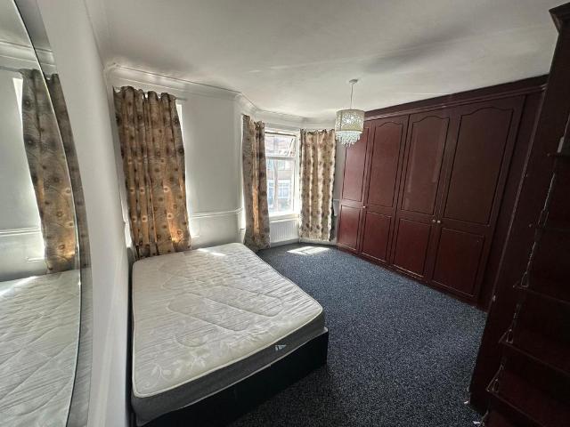 House for rent in Thames View, Greater London