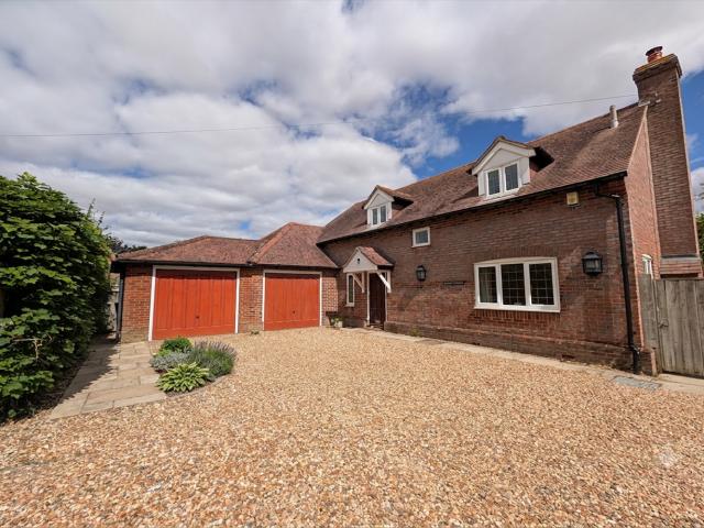 House for rent in Stone with Bishopstone and Hartwell, Buckinghamshire