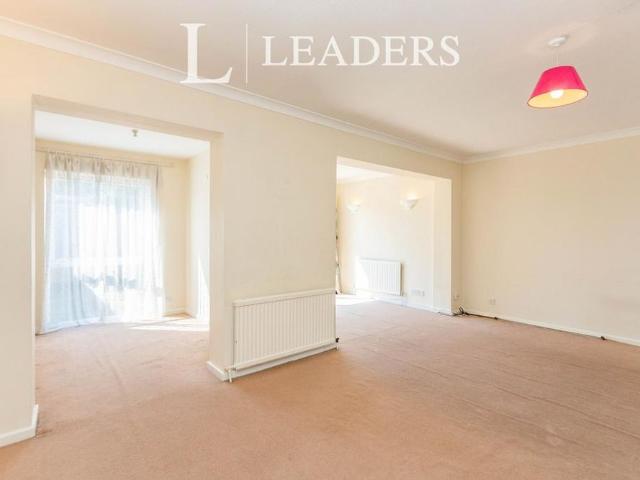 House for rent in Horsell, Woking