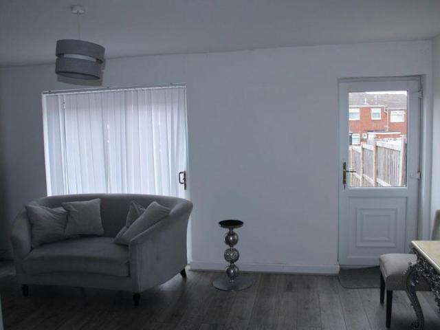 House for rent in Calderstones