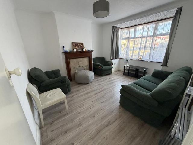 House for rent in London Borough of Ealing, Greater London