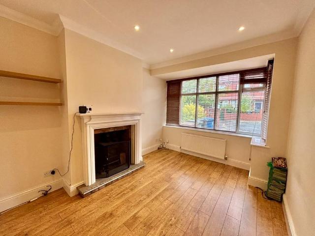 House for rent in Hawk Green, Greater Manchester