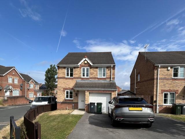 House for rent in Holmewood, West Yorkshire