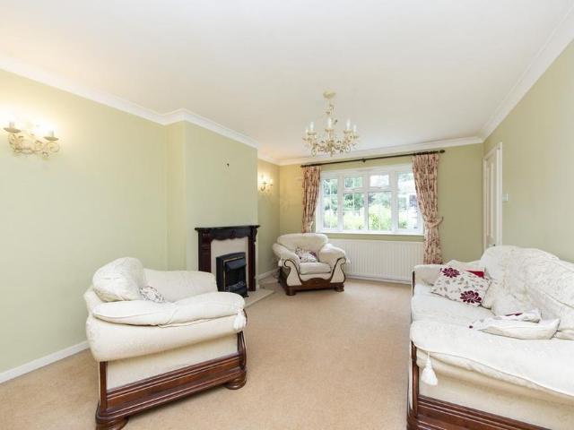 House for rent in London Borough of Merton, Raynes Park