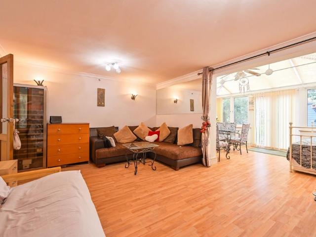 House for rent in Canning Town, Greater London
