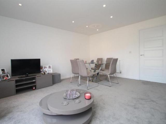 House for rent in Maylands, Pouchen End