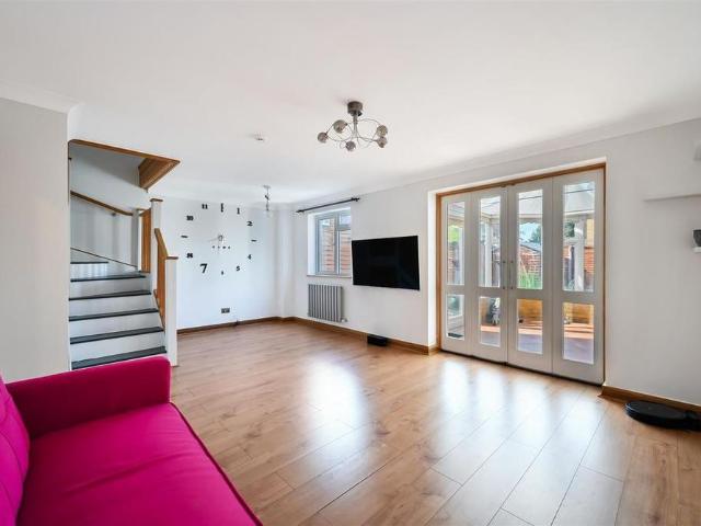 House for rent in London Borough of Merton, Mitcham