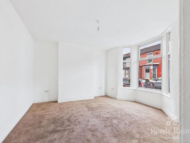 House for rent in Calderstones