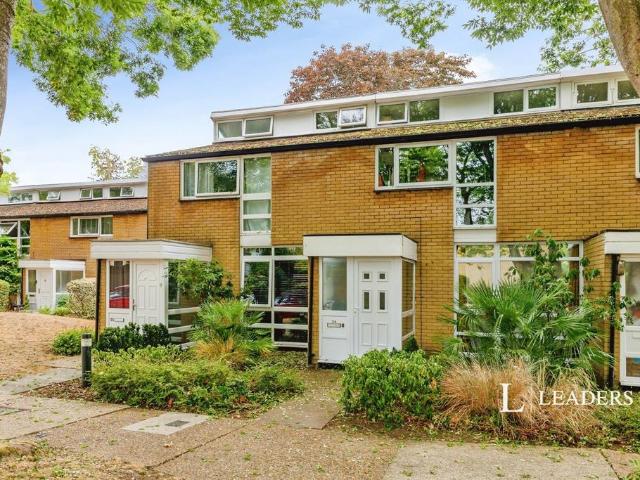 House for rent in Byfleet, Woking