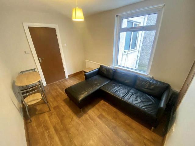 House for rent in Nangreaves, Wales