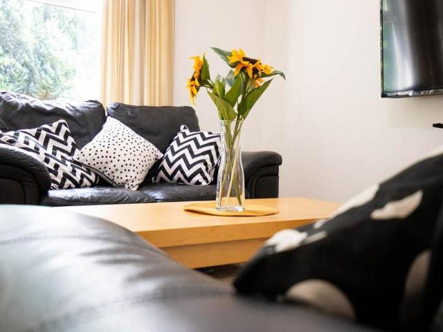 House for rent in St. Mildred's, The Bridge