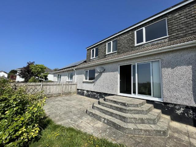 House for rent in Lanner, Cornwall