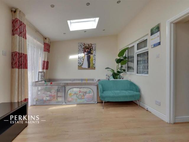 House for rent in London Borough of Ealing, Greater London