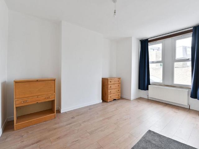 House for rent in Furzedown, Greater London