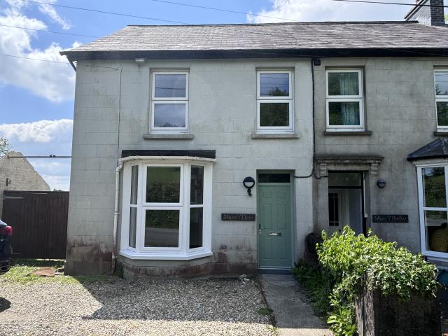 House for rent in Ffaldybrenin, Ffarmers