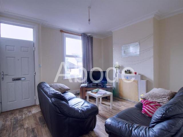 House for rent in Hyde Park, West Yorkshire