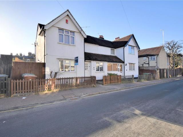 House for rent in Connaught Park, Bushey