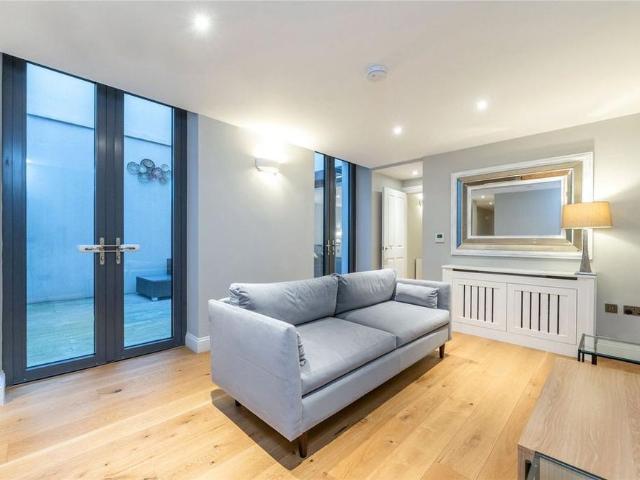 House for rent in East Marylebone, Cat Hill