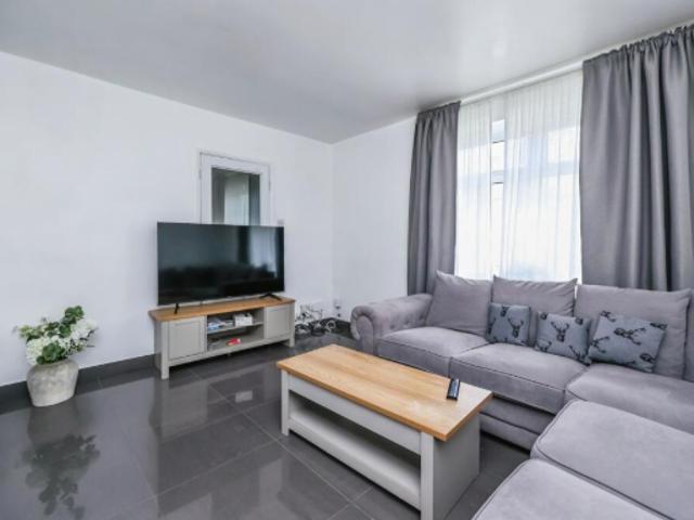 House for rent in Clifton, Haddon
