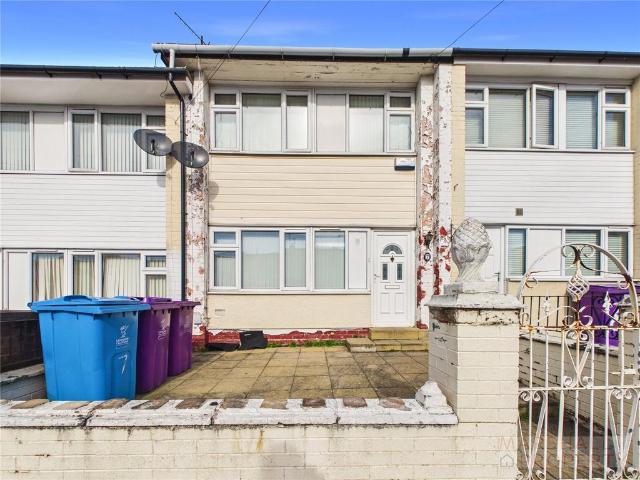 House for rent in Calderstones