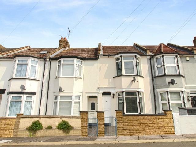 House for rent in Swanscombe and Greenhithe, Monks Orchard