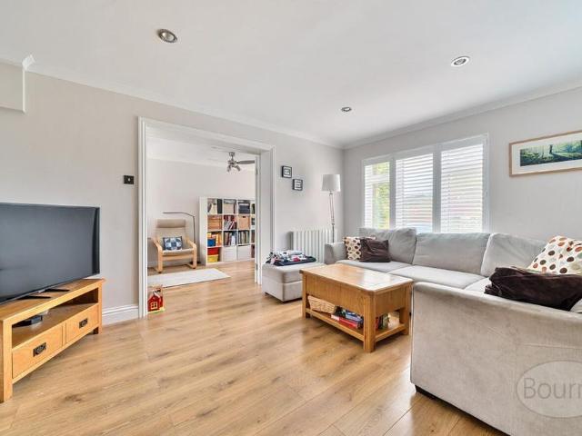 House for rent in Lower Green Esher, Blackhills