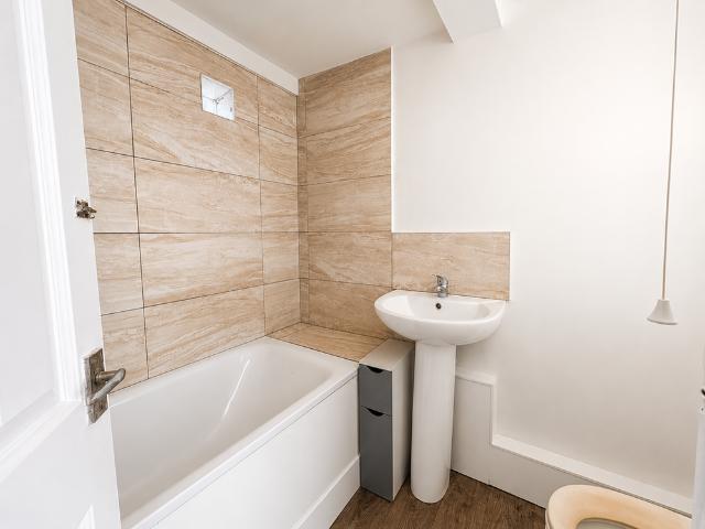 House for rent in Luton, Chatham
