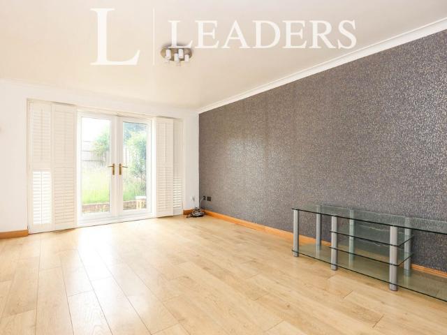House for rent in Lillington, Green Close