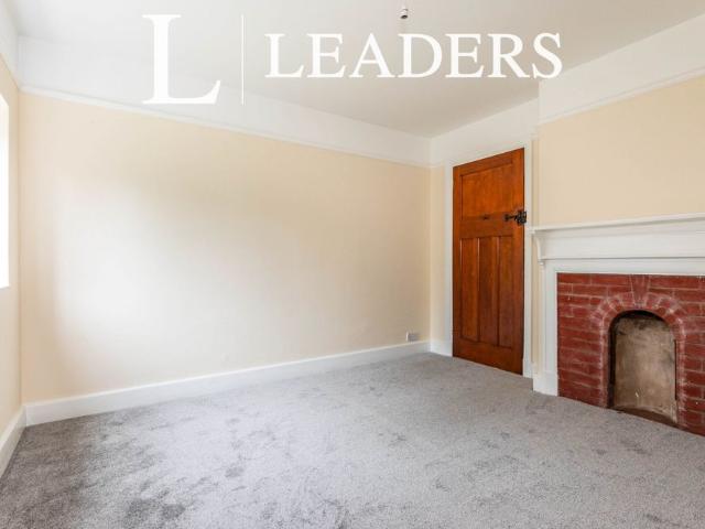 House for rent in Nutfield, Hillview
