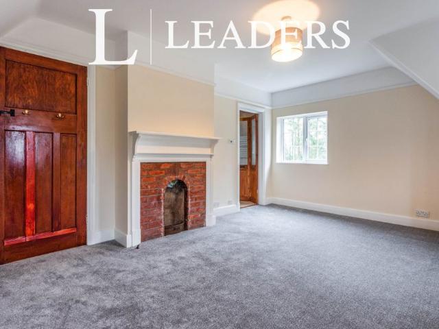 House for rent in Nutfield, Hillview